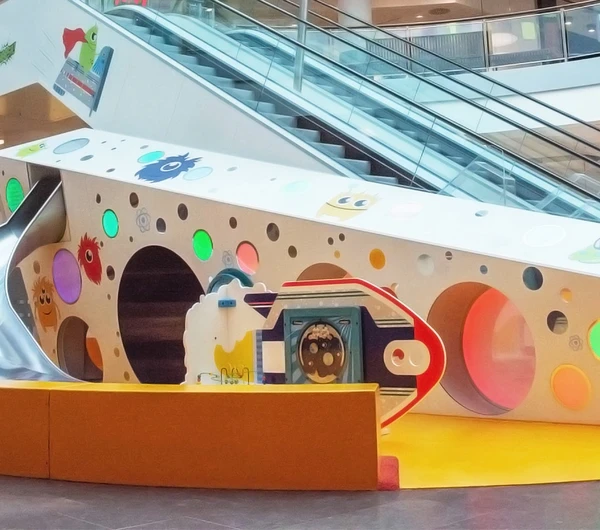 IKC speelhoek met ruimte thema in winkelcentrum Rheinpark Center Neuss