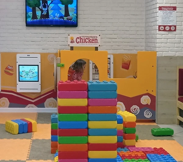 Специальный детский уголок в ресторане SFC