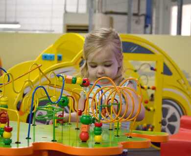 Verschillende kindermeubelen voor uw speelhoek of onder een speelconcept