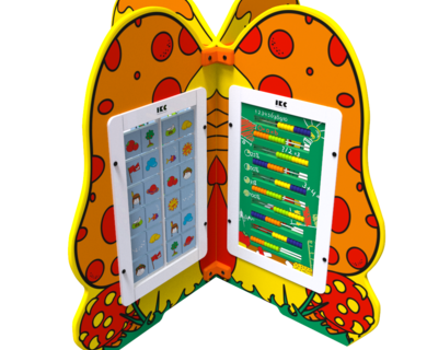 speelsysteem in de vorm van een paddenstoel in een bos thema voor meerdere speelelementen | IKC speelsystemen