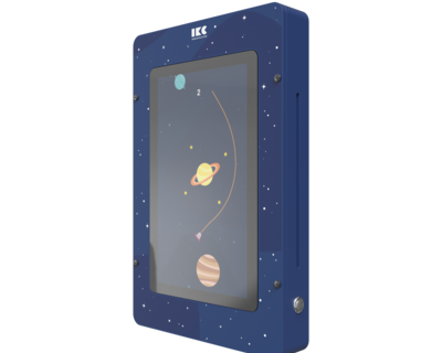 IKC Delta 21 Vertical 8+ interactief touchscreen speelsysteem