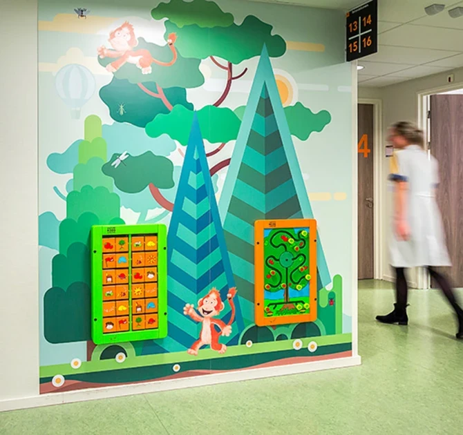 Speelhoek met muursticker voor een positieve beleving binnen uw organisatie