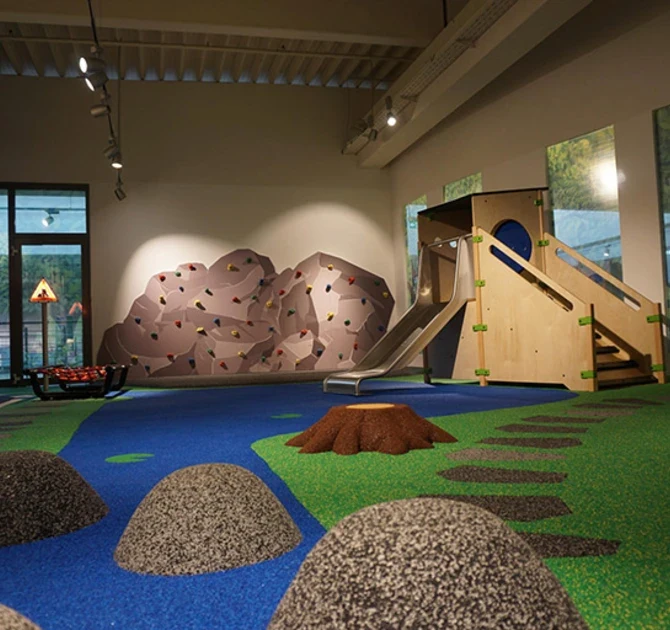 Indoor playground Möbel Hesse | IKC Retail