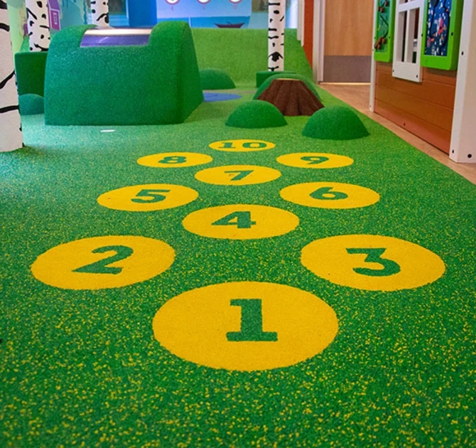 IKC speelhoek voor kinderen bij meubelwinkel Warrington in het Verenigd Koninkrijk