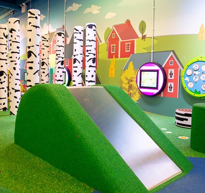 IKC speelhoek voor kinderen bij meubelwinkel Warrington in het Verenigd Koninkrijk