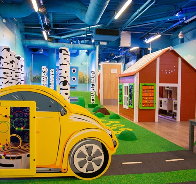 IKC speelhoek voor kinderen bij meubelwinkel Warrington in het Verenigd Koninkrijk