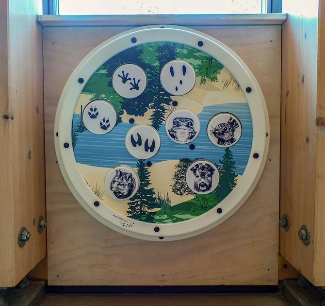 This picture shows a play corner in a visitors information centre of a Dutch national park