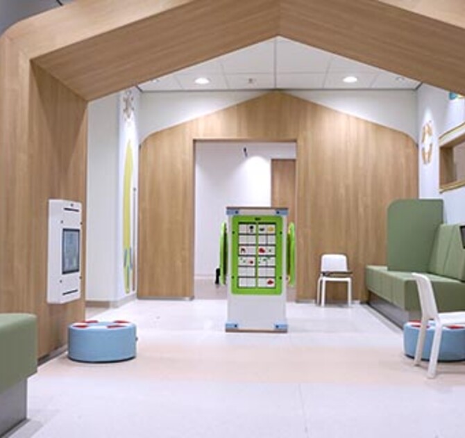 Kinderhoek als onderdeel van een wachtruimte 