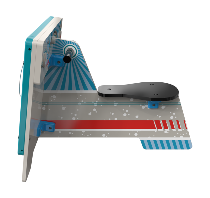 Een ruimte scooter met een wandspel erop | IKC speelsystemen