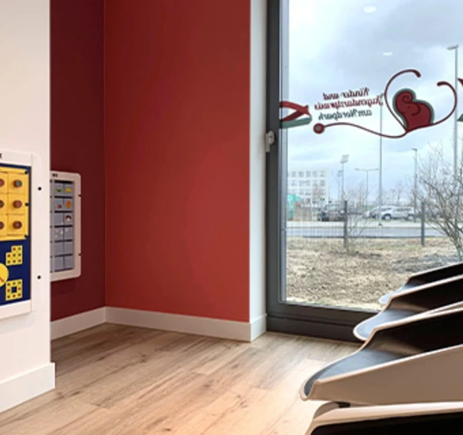 Kinderhoek als onderdeel van een wachtruimte 