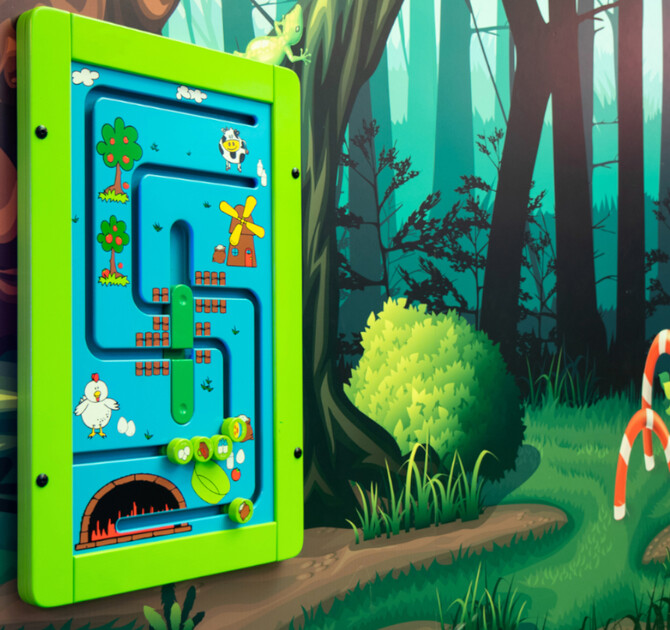 een wandspel voor in een kinderhoek of wachtkamer met schuifknoppen om van de verschillende materialen een appeltaart te maken