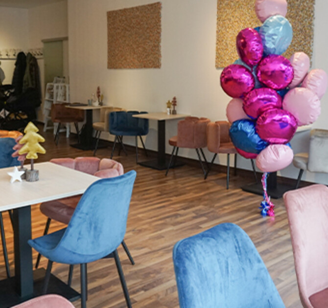 IKC speelhoek met keukentje voor kinderen in kindercafe Bude Eins in Pempelfort Duitsland