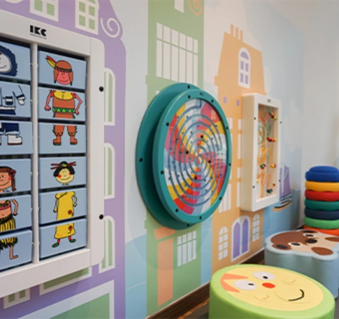 IKC speelhoek met keukentje voor kinderen in kindercafe Bude Eins in Pempelfort Duitsland