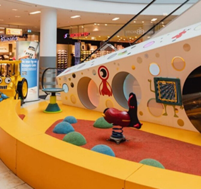 IKC speelhoek met ruimte thema in winkelcentrum Rheinpark Center Neuss