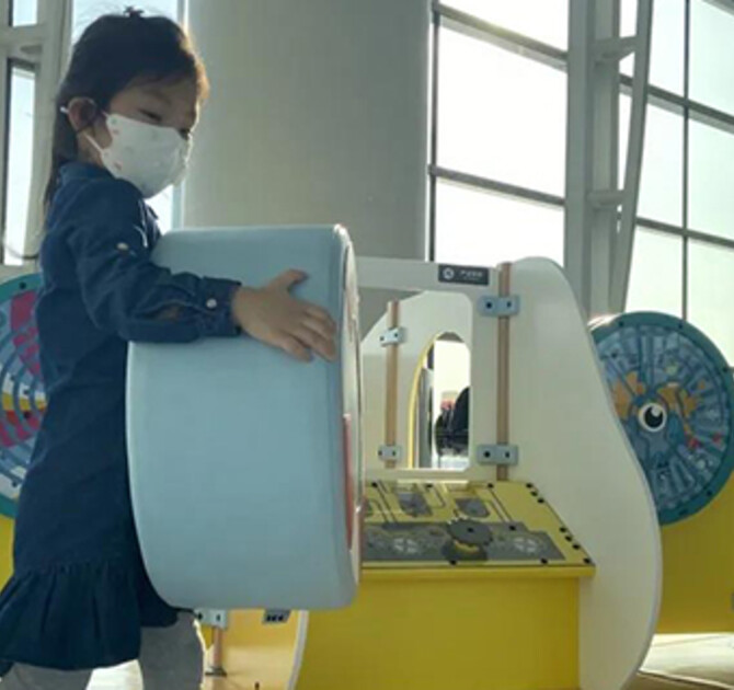 kinderhoek in openbare ruimte maakt het wachten aangenamer