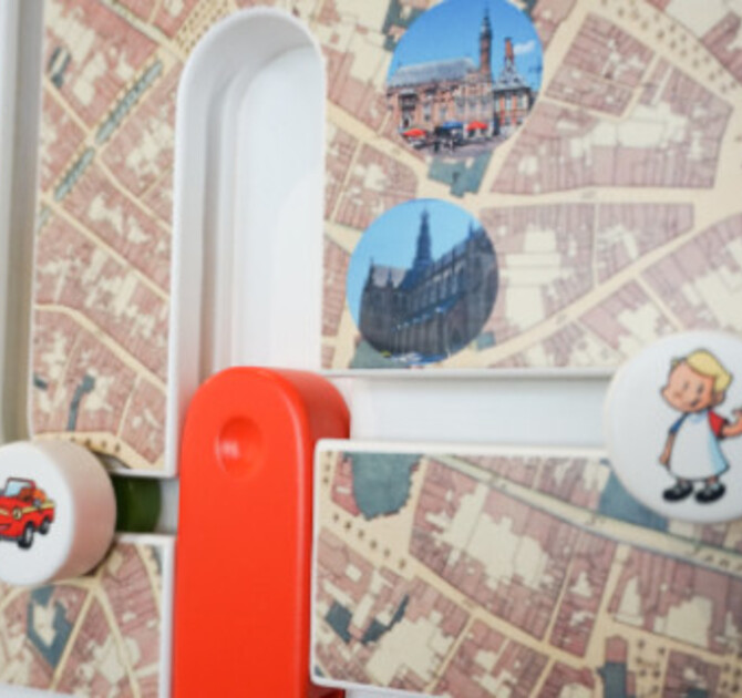 spel met schuifknoppen wandspel educatief wandspeelbord