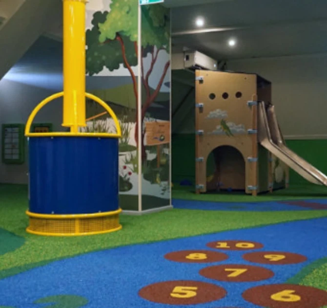 epdm valdempende speelvloer kinderen speelhoek glijbaan