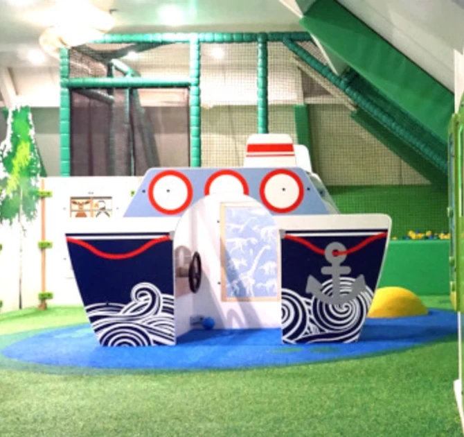 Kinderspeelhoek boot speelboot wandspeelborden