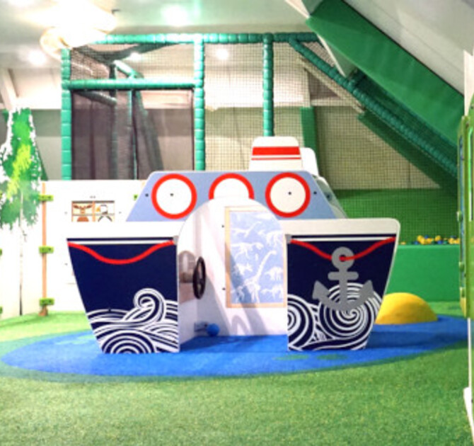 Kinderspeelhoek boot speelboot wandspeelborden