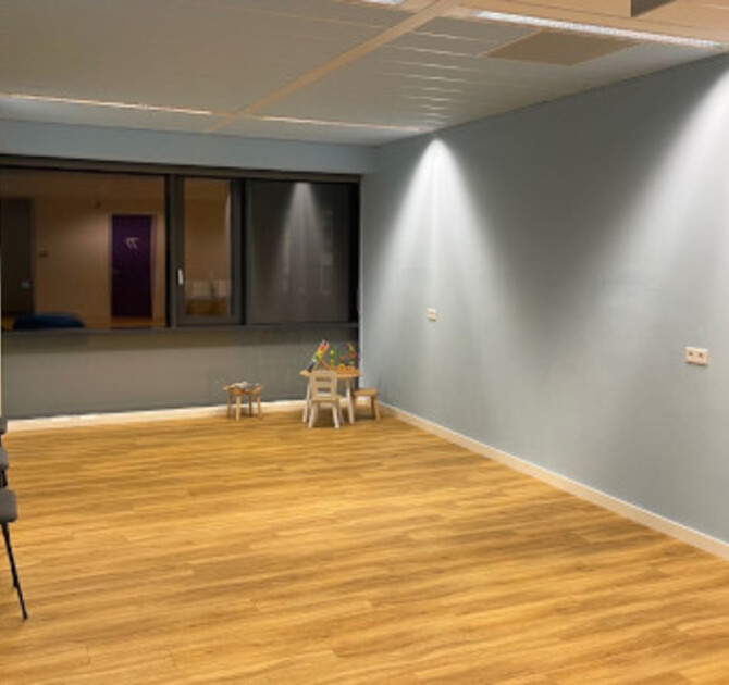 De ruimte voor de plaatsing van de kinderhoek